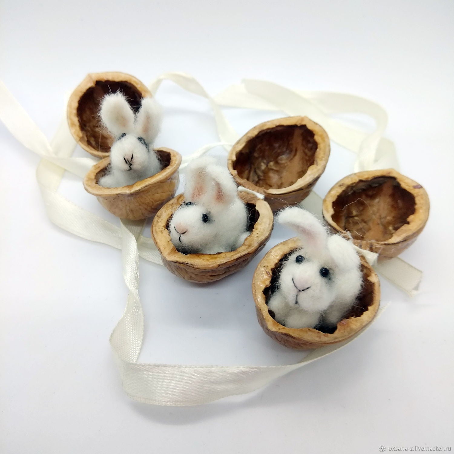 🐰🧸Handmade crochet animal in walnut shell