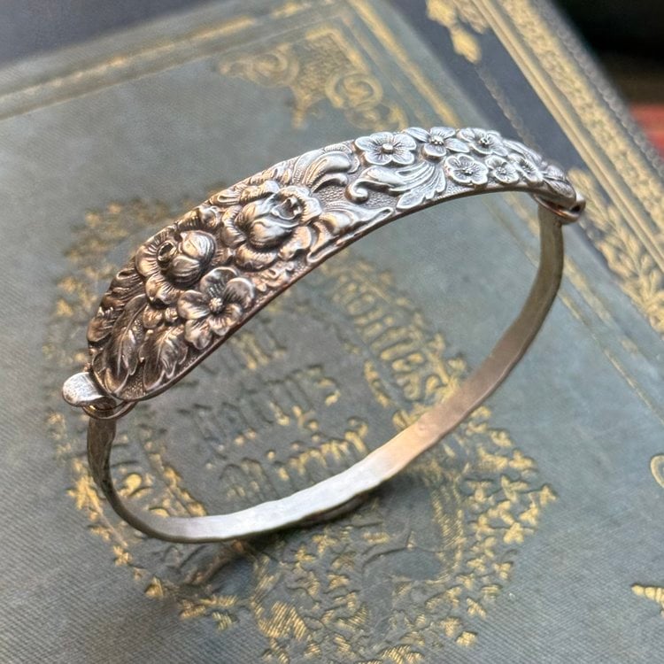 🔥LAST DAY 60% OFF✨Handmade Sterling Spoon Bangle - Crafted from Authentic Vintage Silverware